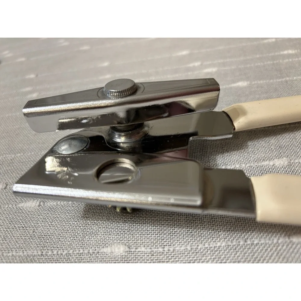 Swing-A-Way Can Opener Ivory Rubber Grips Stainless Steel Made In USA Very Clean